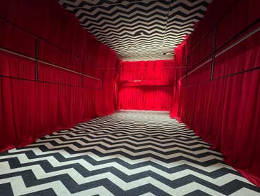Commercial Retail renovation Evolution Group executed a comprehensive renovation of a commercial retail footwear store, involving full demolition, layo