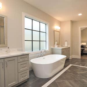Freestanding tub