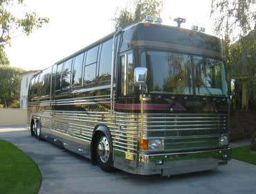 Private coach - granite floor