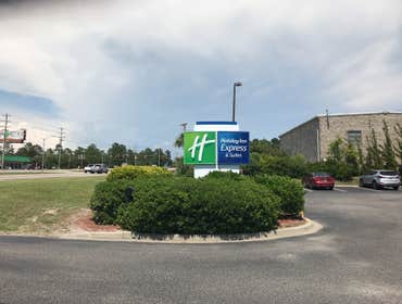 Holiday Inn Express & Suites N. Myrtle Beach-Little River Exterior Paint Update