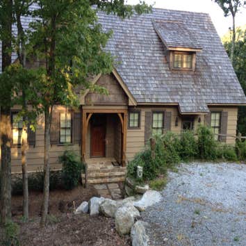Blue Ridge Custom cabin in Blue Ridge Georgia
4000 sq. ft. 5 bedrooms 5 1/2 baths