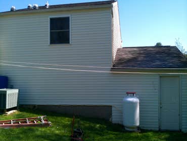 Project photos from Kauffman Property Services Pressure washing before/after