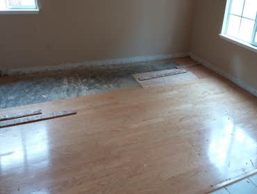 Laminate floor repair
