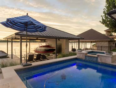 CONTEMPORARY NEW BUILD