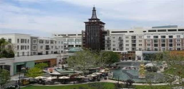 AMERICANA at BRAND Construction Management and Tenant Improvement in a Mixed-use Project.
Multifamily over Shopping Mall.