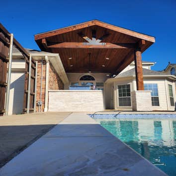 Patio cover w/ outdoor kitchen