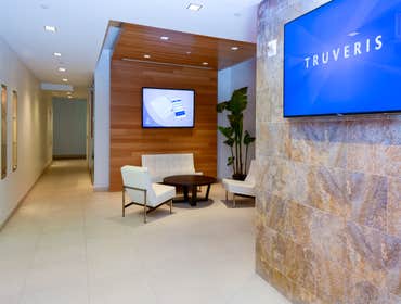 Truveris Truveris brings transparency to the prescription drug ecosystem through data-driven innovation. Truveris platform offers customers – from the 