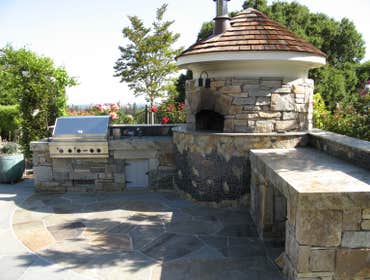 Pizza oven and BBQ