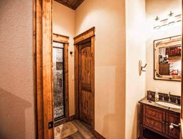 Luxury Custom Cabins