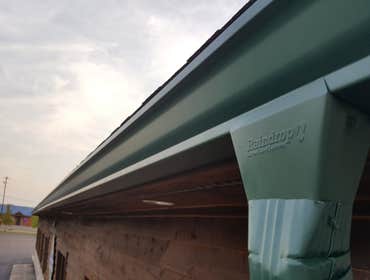 Bear Seamless Rain Gutters