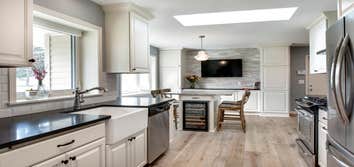 Brookview, Golden Valley MN Here is a gorgeous kitchen Clairmont Design Build remodeled!
www.clairmontbuilders.com