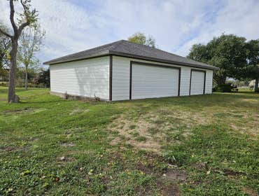 New Garage Structure by DHY Texas Builders