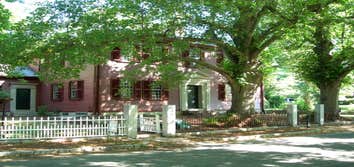 Painted one of the oldest houses in Kingston, MA. This project shows the extensive work that was done to this house from beginning to completion