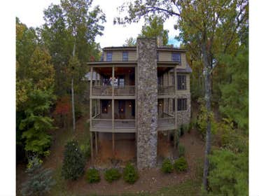 Blue Ridge Custom cabin in Blue Ridge Georgia
4000 sq. ft. 5 bedrooms 5 1/2 baths