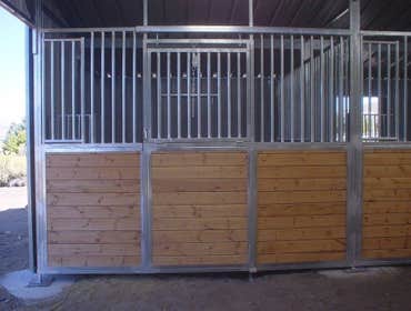 Custom Stalls