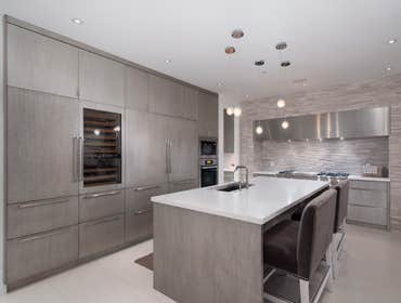 Custom Kitchen & Bathroom Cabinetry Custom Kitchen & Bathroom Cabinetry