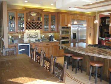 Huggy Bear Kitchens