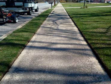 edging example PROPER STREET EDGING AND CURB EDGING IS A MUST - WE EDGE EVERY WEEK
ALSO FLOWER BEDS GRASS OR BORDER ROCK ,WE EDGE EVERYTHING TIGHT & 