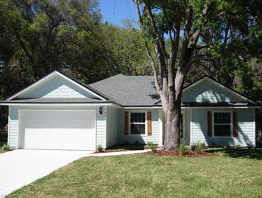 Fernandina Beach - 1596SF 1 story 3 bed 2 bath 2 car garage 1 story 3 bed 2 bath 2 car garage with large exterior deck, stainless steel appliances, cei
