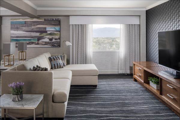 Guest Room – Hilton Tucson East