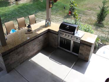 Covered patio with bar & grill