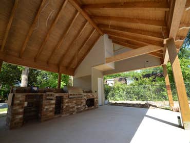 Works by Dakmak Construction C