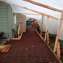 Set forms put in wire mesh