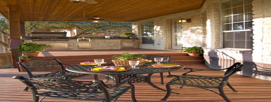 outdoor kitchen, covered porch