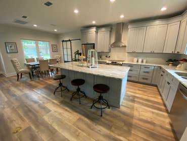 Fernandina - 2200SF 4 bed 3 bath 2 car garage