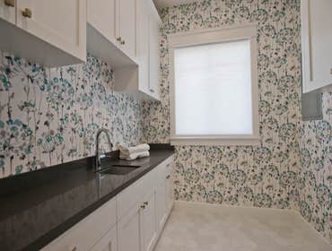 19348 Collier St, Tarzana, CA 91356 Brand new construction Cape Cod situated in the heart of Tarzana South of the Blvd, just a block from Ventura Blvd'