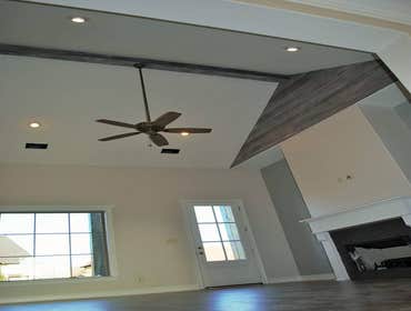 Vaulted ceiling w/shiplap