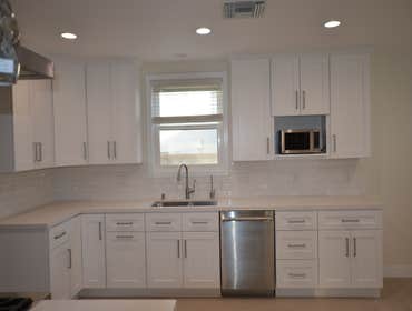 Kitchen Remodeling - Burbank, CA Another amazing Complete Kitchen Remodeling completed in Burbank, CA