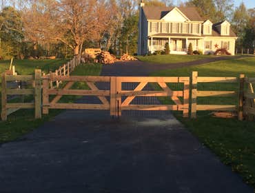 3-Rail Horse Fence/Drive Gate