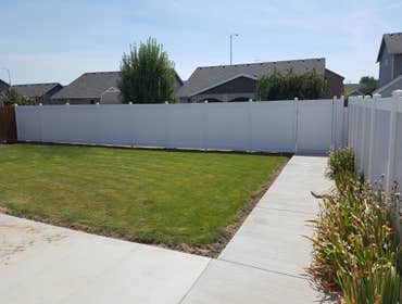 Vinyl Privacy Fence