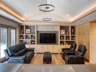 Entertainment center