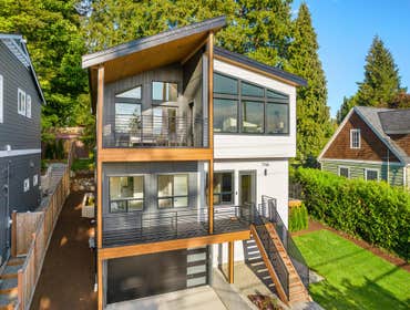 Townhome in Wedgwood This very unique and custom built home, set in the heart of the blossoming and highly desirable Wedgwood neighborhood, boasts 4 be