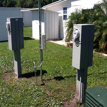 RV Pedestals