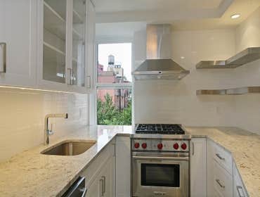 Kitchen / Manhattan