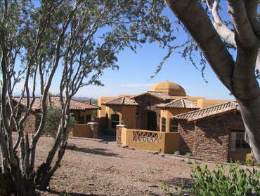 Sentinal Rock Estates, Carefree AZ Amazing Black mountain view home with front courtyard & one bedroom guest house
4300 sq ft home
Guest house
4 bed