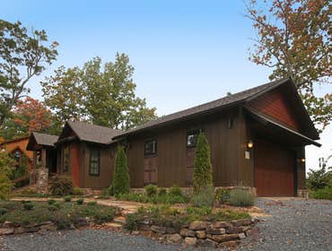 PRIVATE RESIDENCE - JOHN SOAVE CUSTOM BUILDER