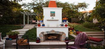 Outdoor fireplace