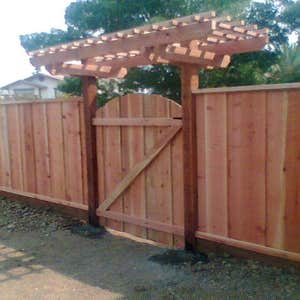 Redwood fence 6' ft good neighbor board on board fence
