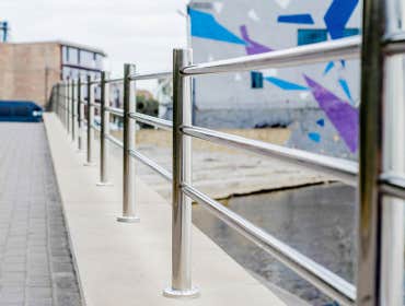Pipe and cable fencing