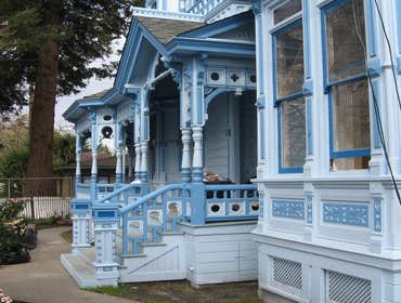 Weeks House Restoration, Santa Cruz In 2007 a fire destroyed the single story kitchen in the rear of the house, and seriously damaged the interior fini