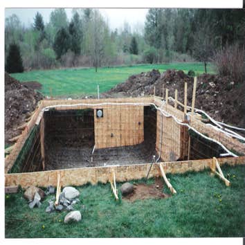 2 In-Ground Gunite Pools 1 Small 12' x 20' floater pool and 1 20' x 32' In-Ground Gunite Swimming Pool