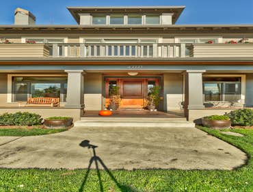 Classic Queen Anne Seattle is filled with many incredible areas and historic neighborhoods all around the city. One such area is Queen Anne’s Hill know