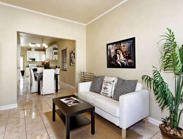 2525 e 11th St This duplex is located in the up-and-coming artist enclave of Jingletown in Oakland. We wanted to create something that looked elegant, 