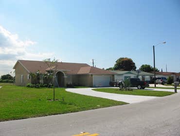 HOME THIS THREE BEDROOM AND TWO BATH FAMILY ROOM 1500SF HOMES BUILT IN 2003