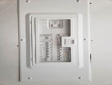 Panel replacement Service installation — where safety begins
A clean and properly installed service panel is the heart of every electrical system.
At 