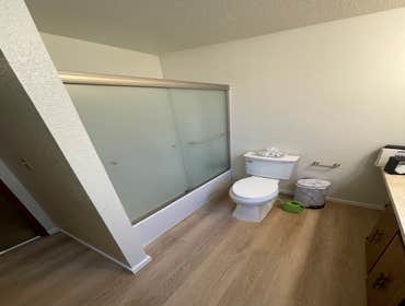 Shower / Toilet / Floor